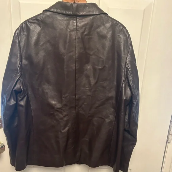 Boss by Hugo Boss women’s leather blazer/jacket. Dk brown 100% lamb skin. Nice!